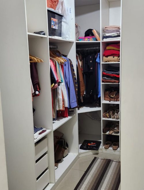 CLOSET