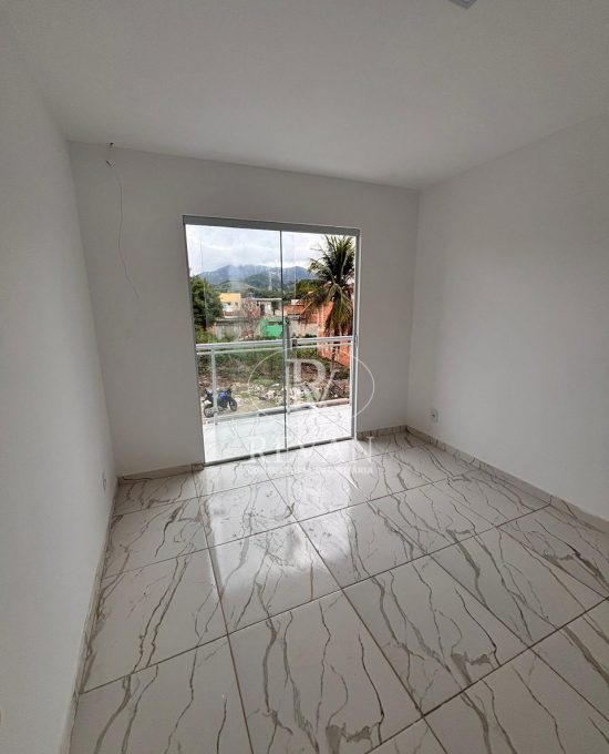 QUARTO COM SACADA