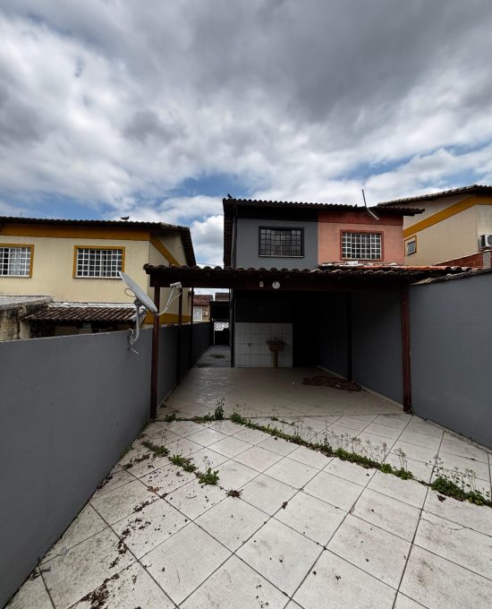 ÁREA DE SERVIÇO + QUINTAL